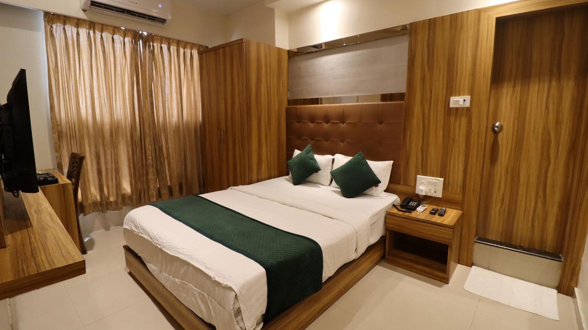 Hotel Bkc Garden - Near Us Embassy Bkc Mumbai  Buitenkant foto