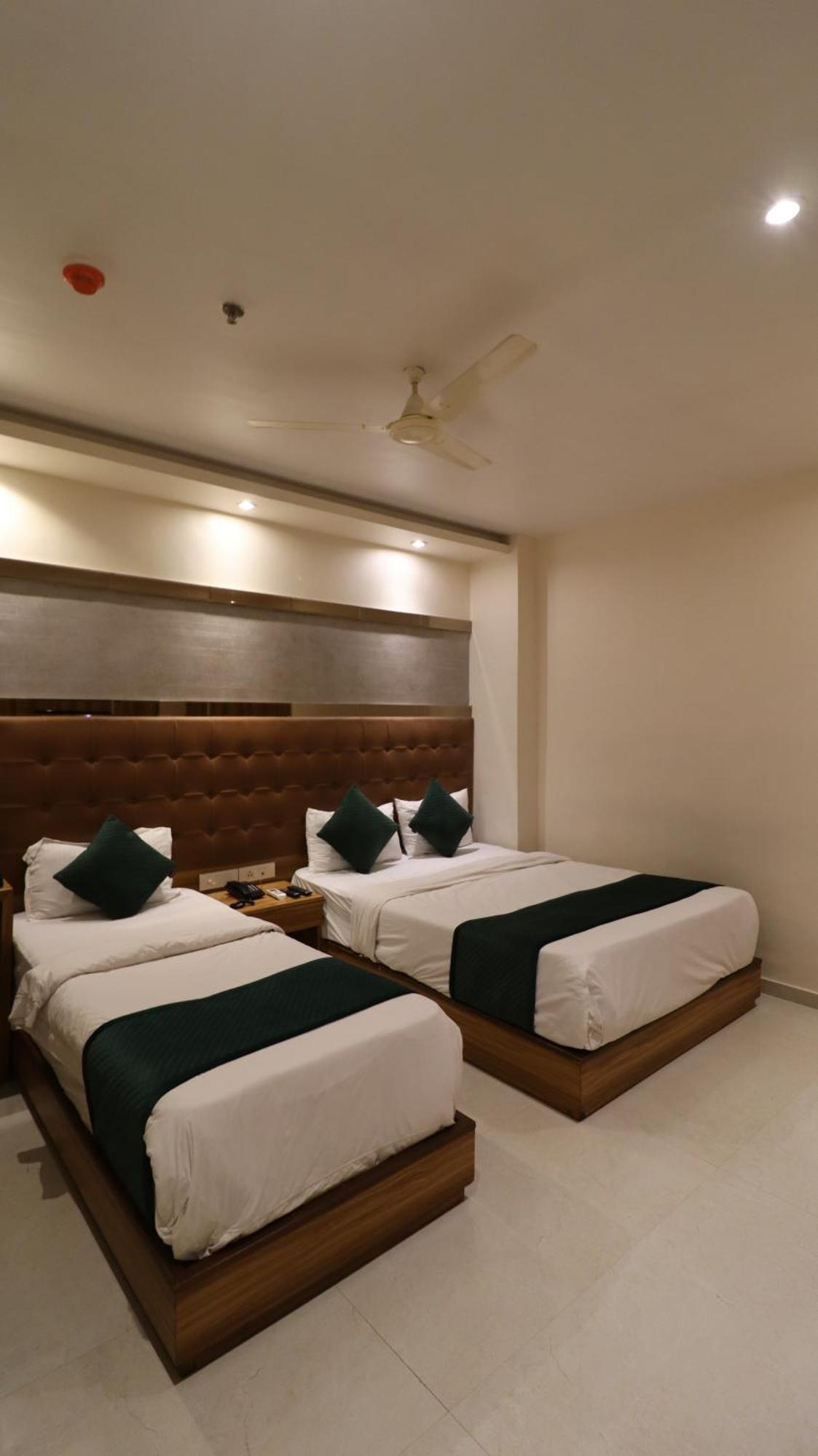 Hotel Bkc Garden - Near Us Embassy Bkc Mumbai  Buitenkant foto