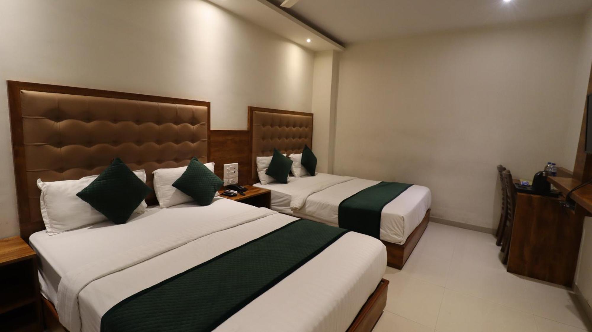Hotel Bkc Garden - Near Us Embassy Bkc Mumbai  Buitenkant foto