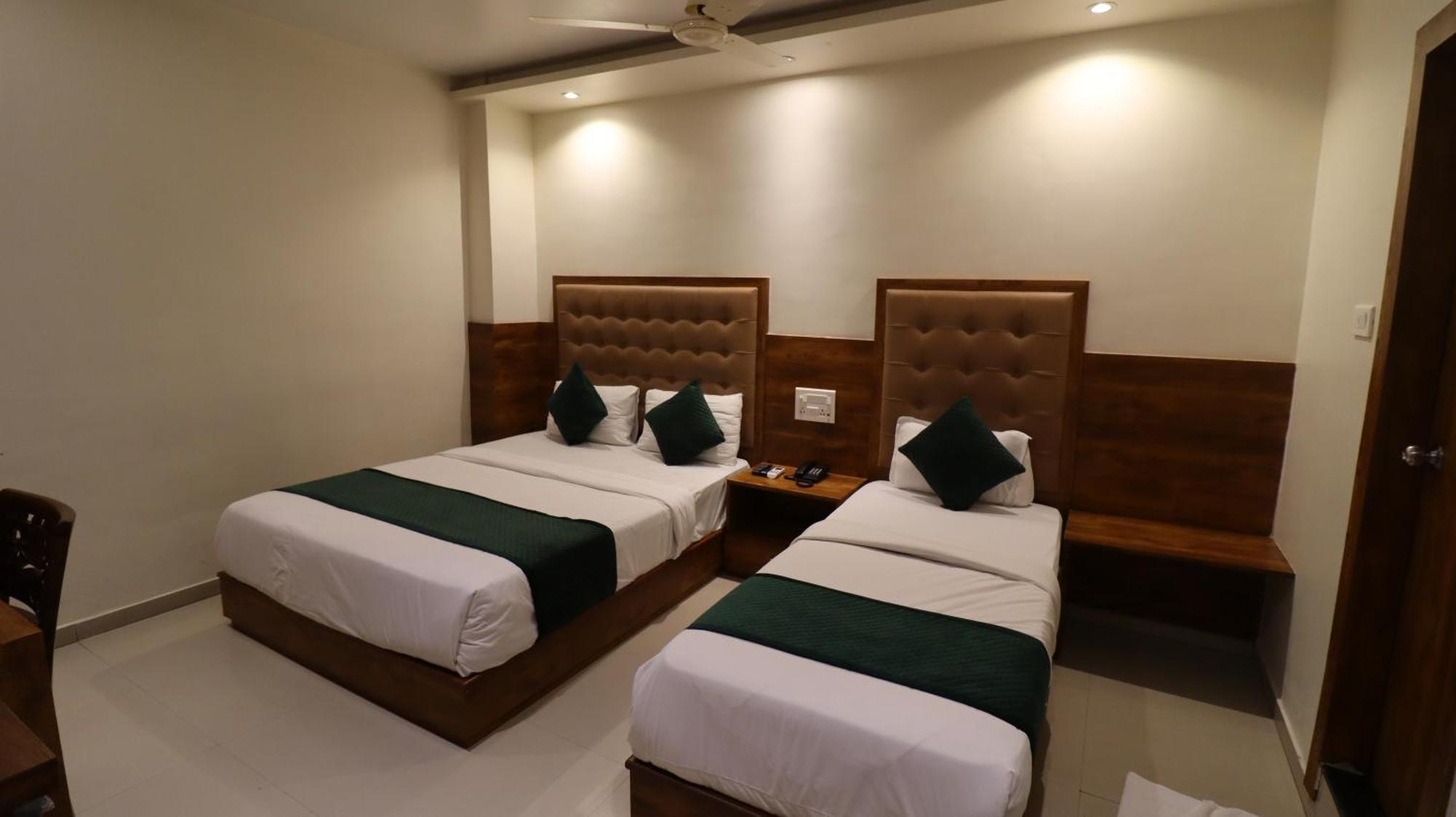 Hotel Bkc Garden - Near Us Embassy Bkc Mumbai  Buitenkant foto