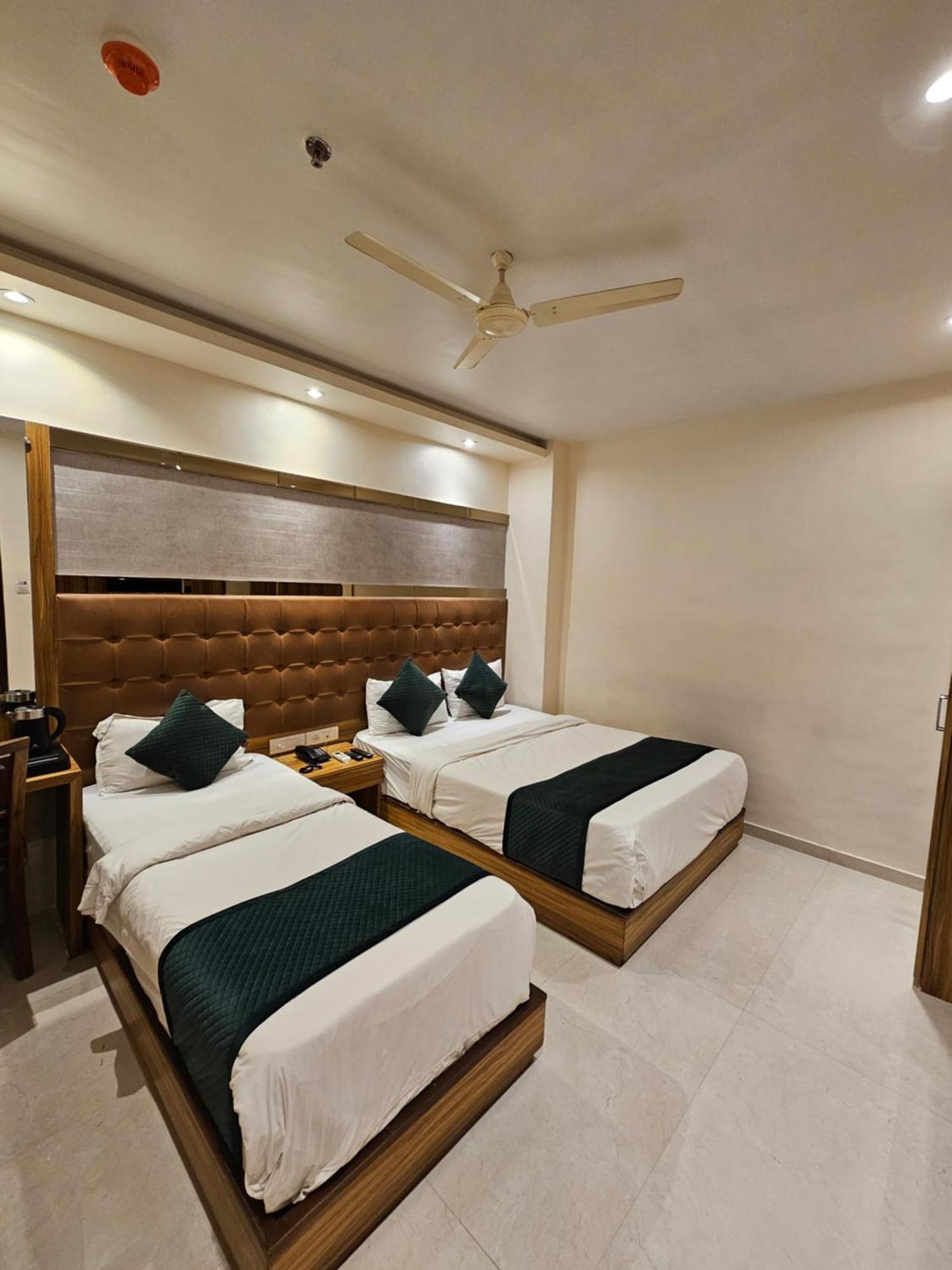 Hotel Bkc Garden - Near Us Embassy Bkc Mumbai  Buitenkant foto