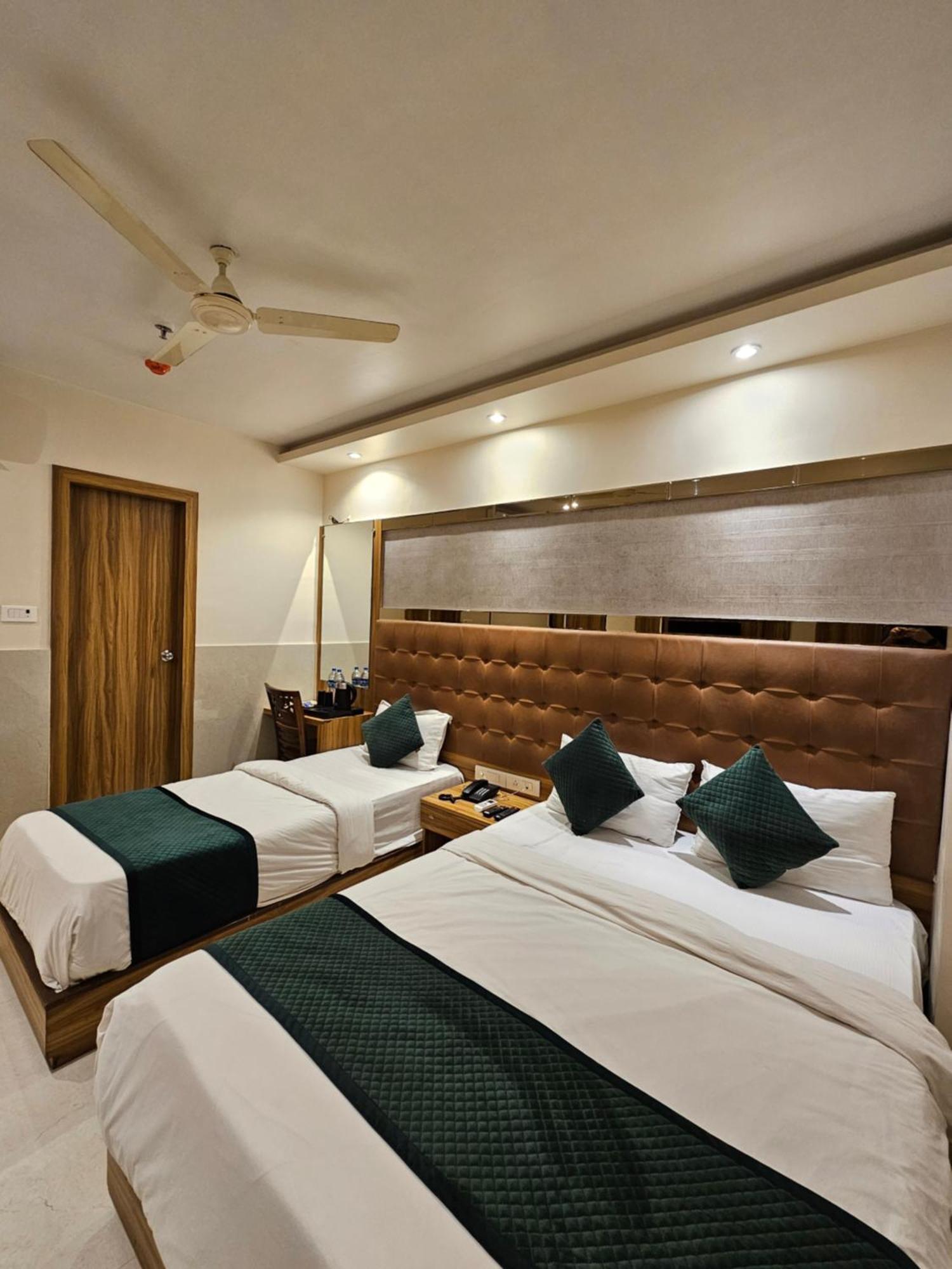Hotel Bkc Garden - Near Us Embassy Bkc Mumbai  Buitenkant foto